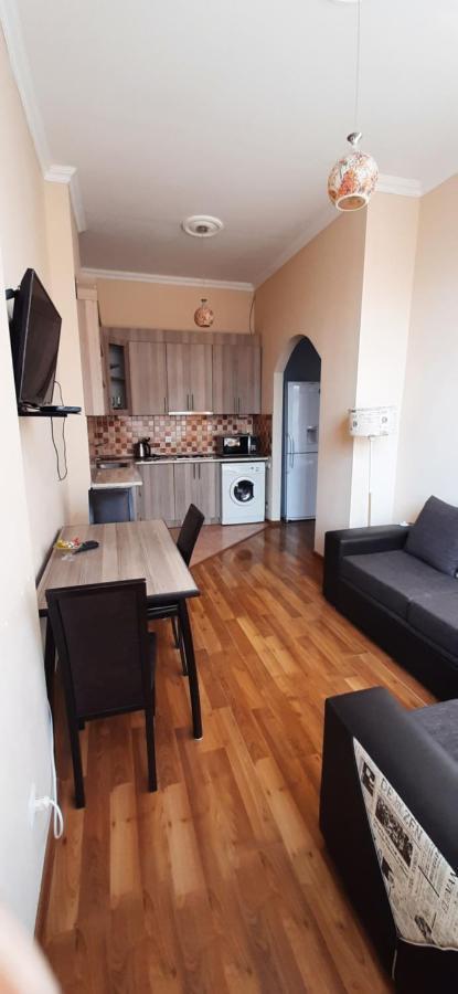 Apartment On Aleksandr Pushkin Street Τυφλίδα Εξωτερικό φωτογραφία